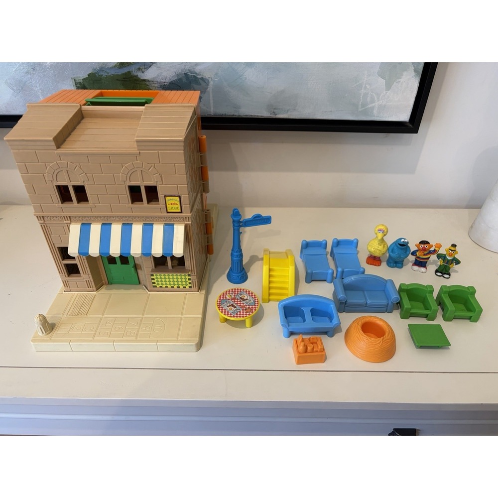 Vtg 1984 Playskool 123 Sesame Street Mr Hooper's Store Play House w/Original Pcs